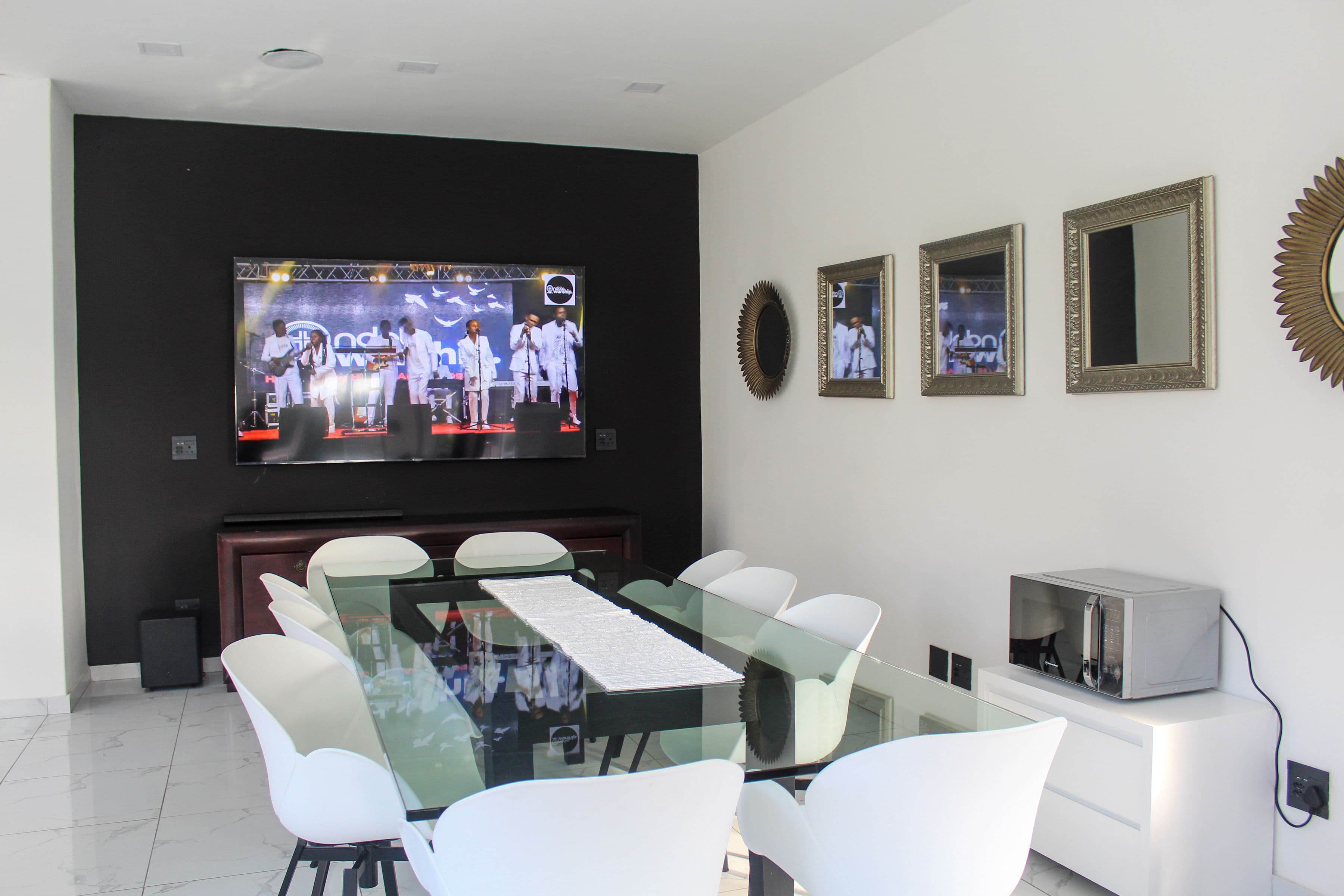 Executive Lounge