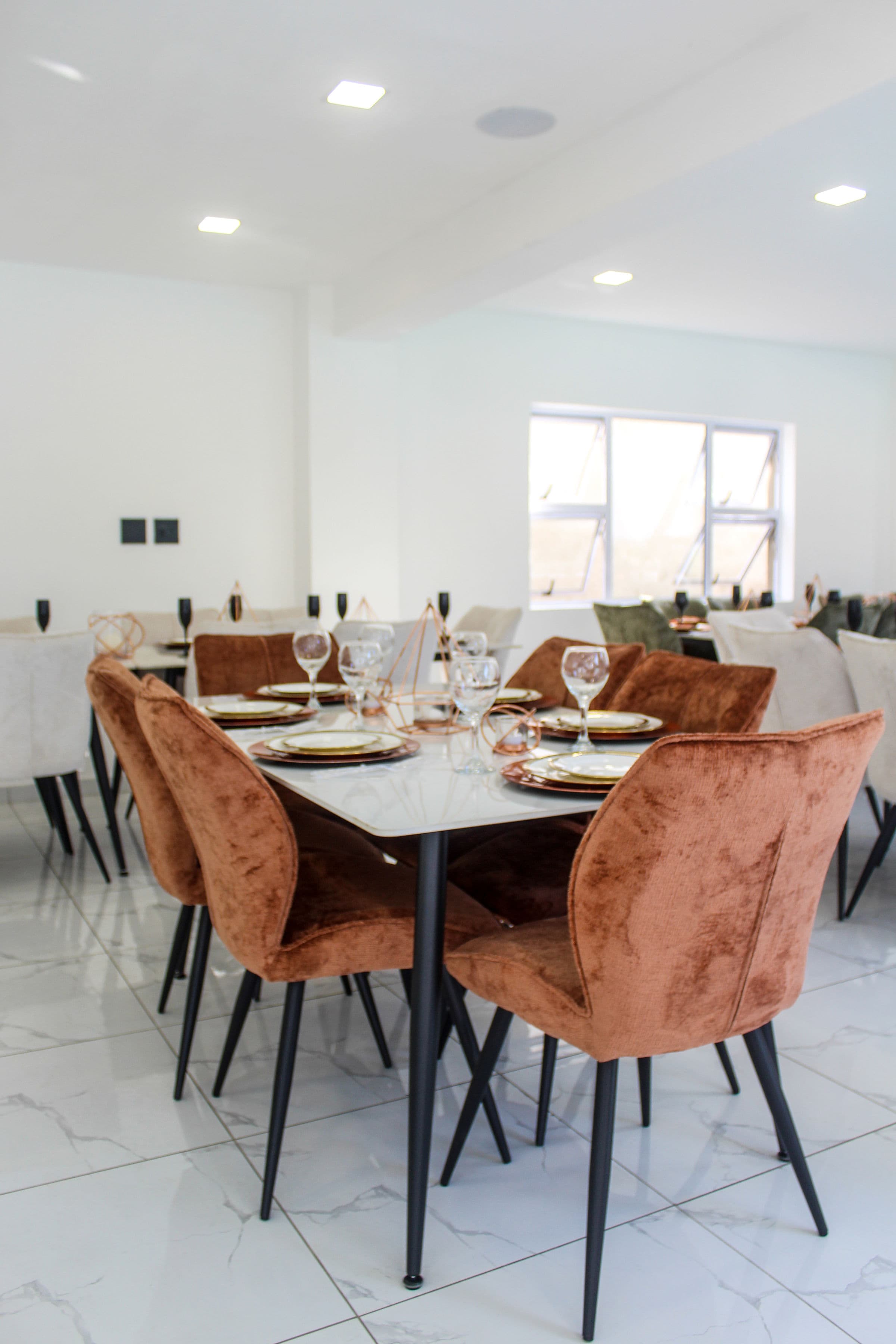 Oasis sophisticated dining at Lora Gardens