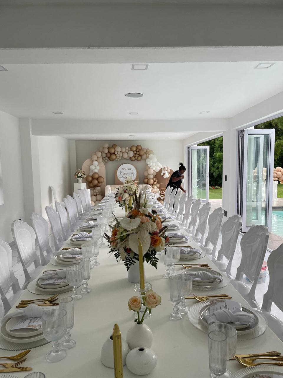 Oasis sophisticated dining at Lora Gardens