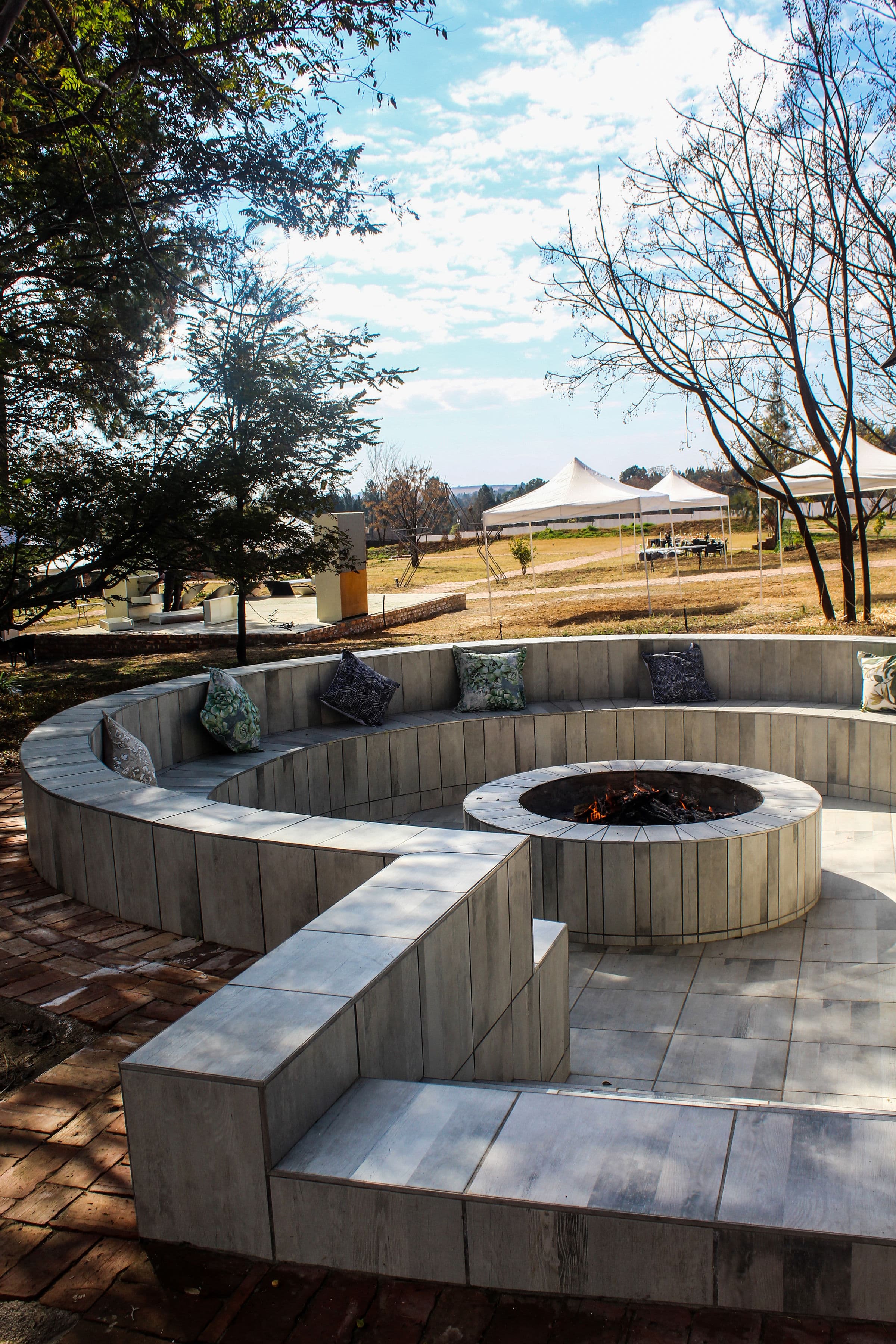 Fire lounge seating